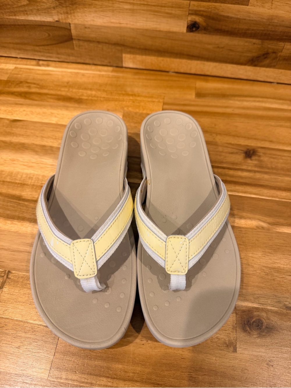 Vionic High Tide Women's Yellow and Cream Thong Sandals